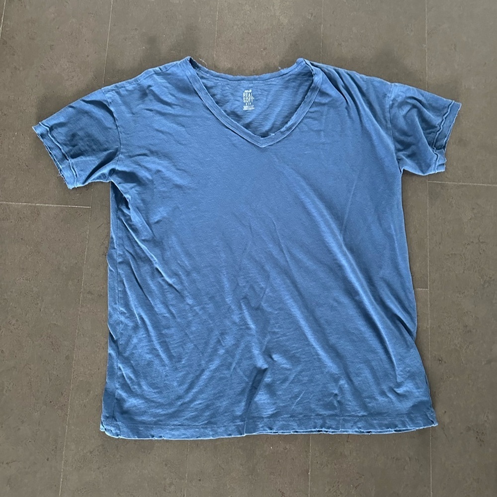 Aerie boyfriend V-Neck Tee size Small